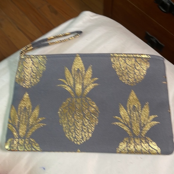 Hawaiian Pineapple Tote and Pouch Set - Picture 9 of 10